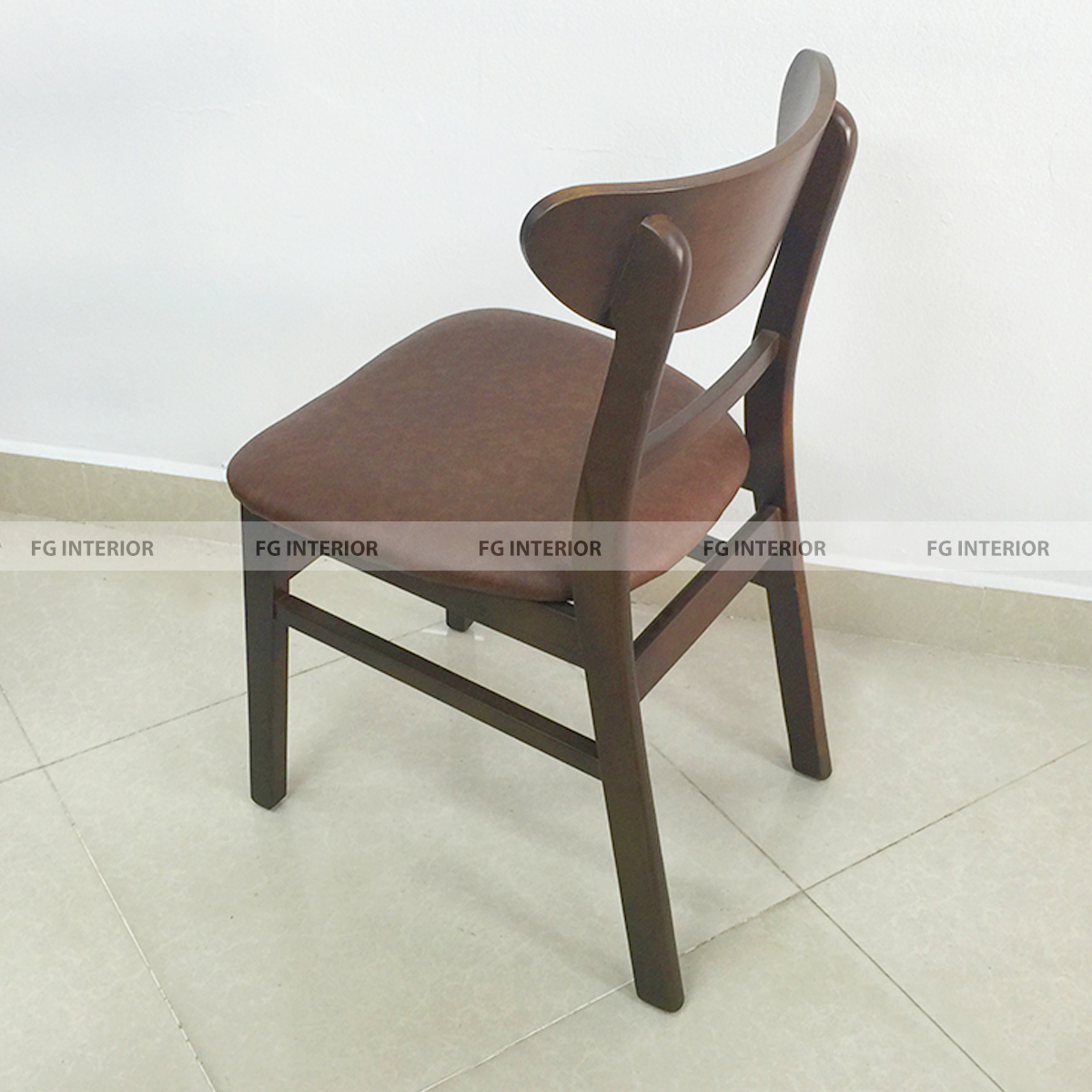 Ghế gỗ cafe đệm da UMA2